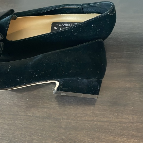 Black Velvet Candid Statements loafers with slight heal and black bow size 8M - Picture 5 of 7